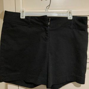 The Limited Shorts in Black Size 4